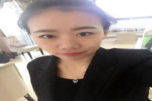美女电梯偶遇总裁电视剧